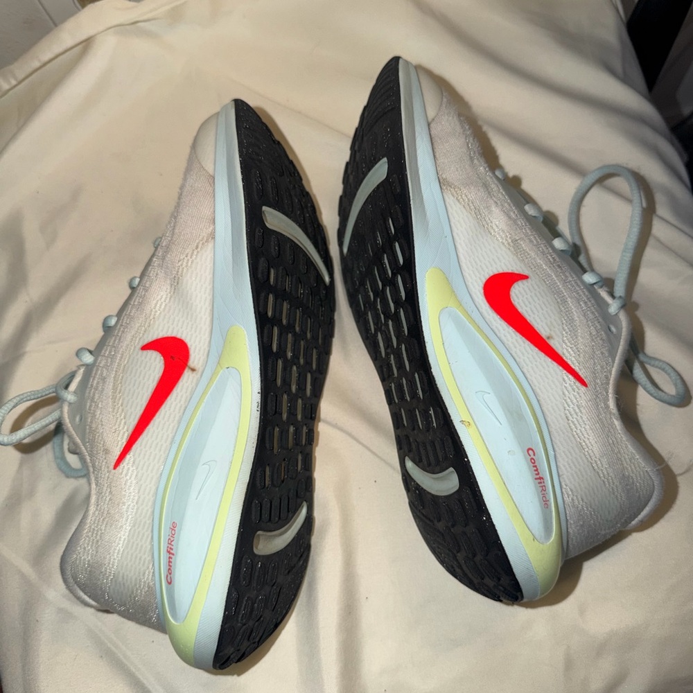 Nike Air Zoom Winflo 10